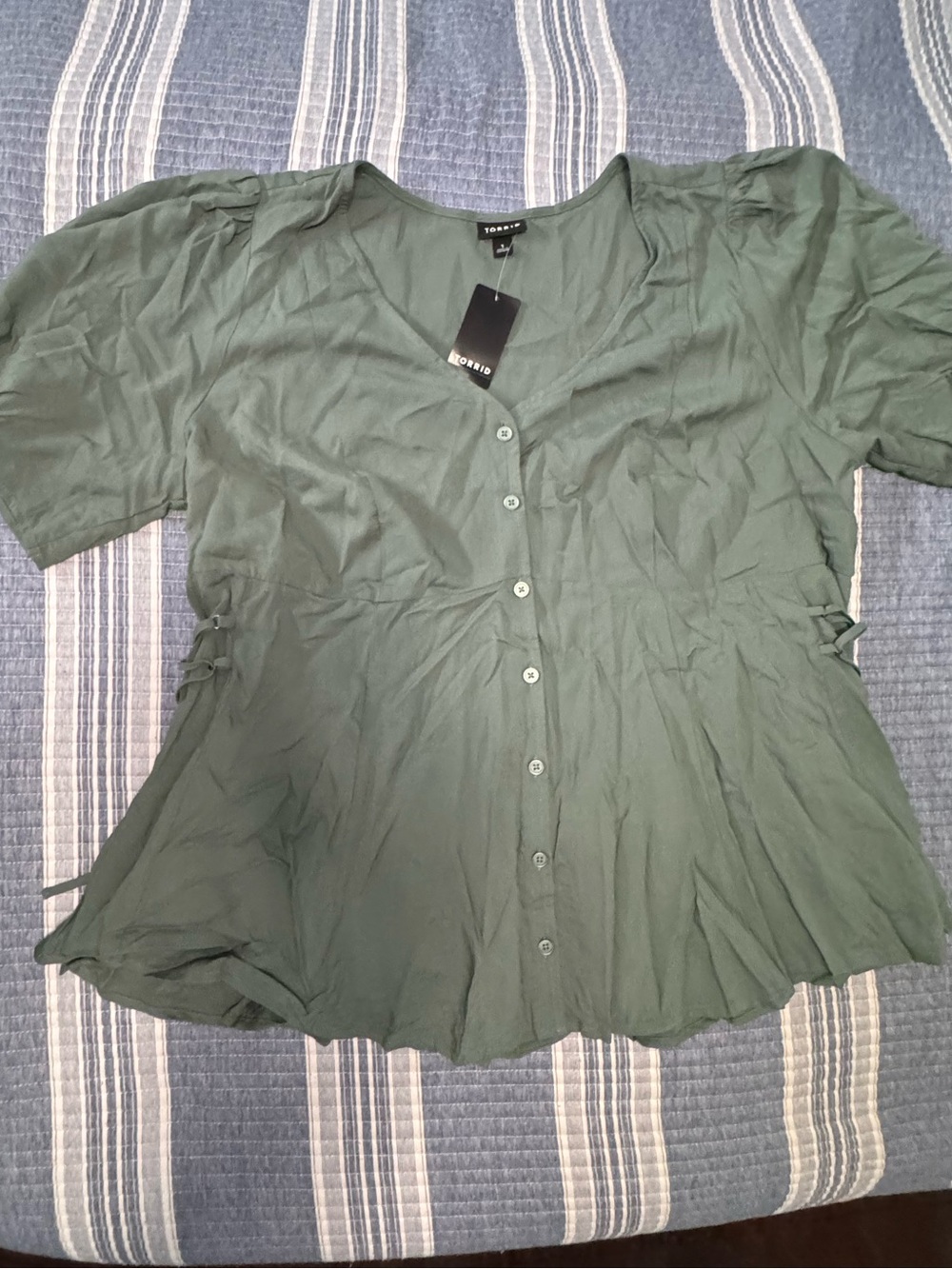 torrid Olive Green Button-Front Puff Sleeve Blouse